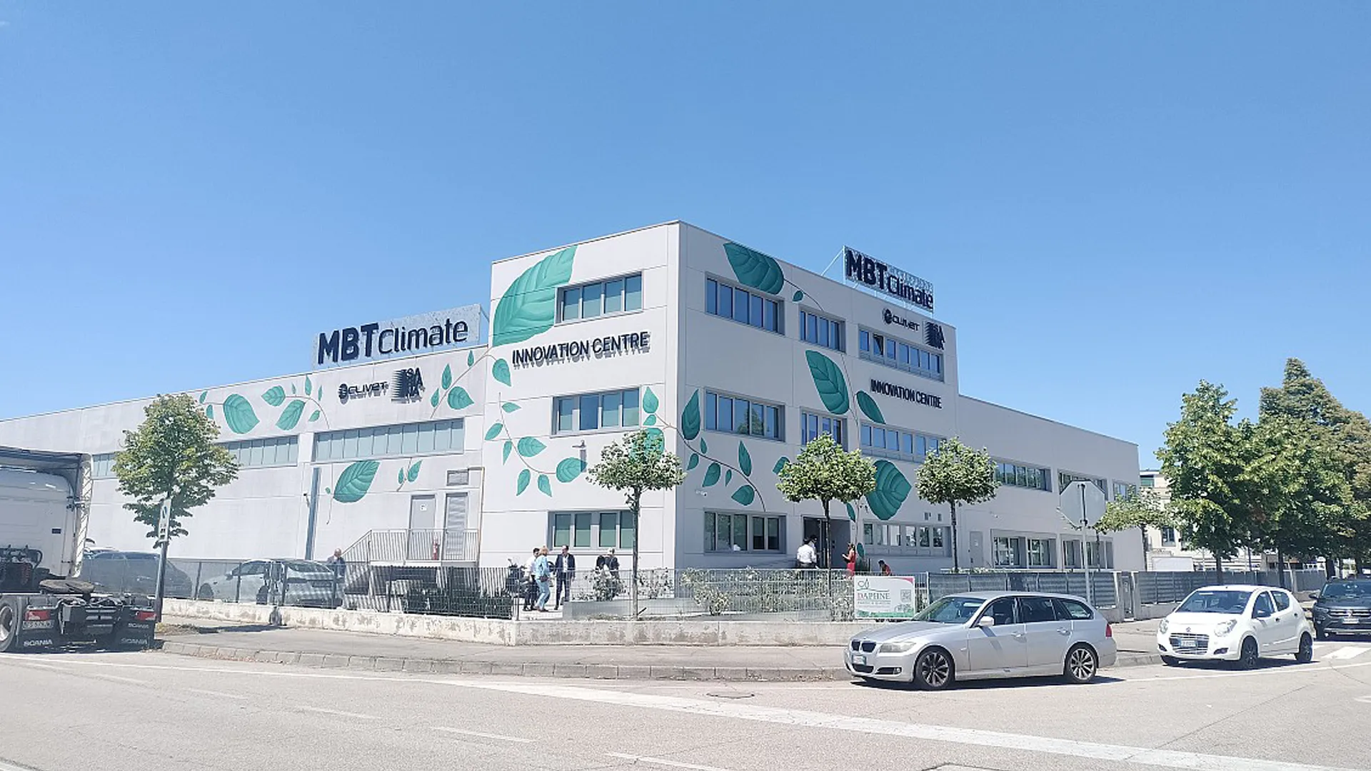 MBT